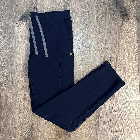 Figs Yola Skinny Scrub Pants (Medium Tall) - Picture 5 of 5